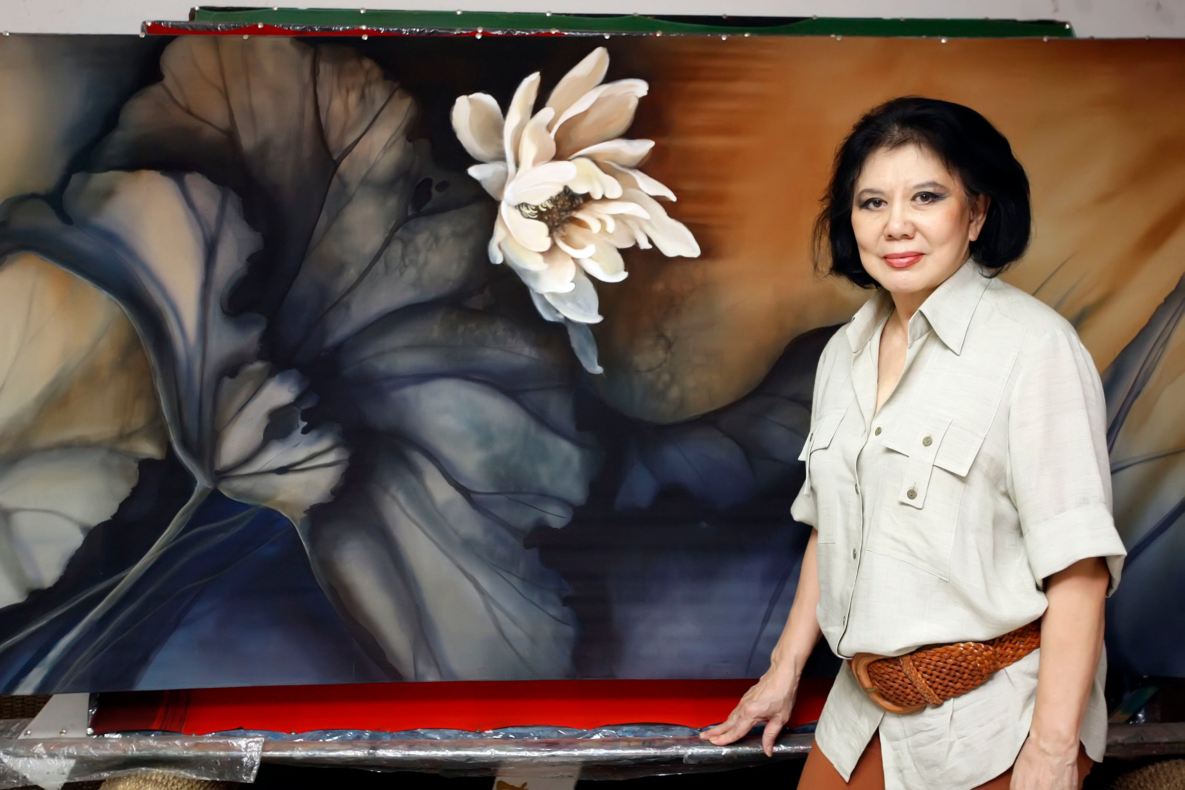 Agnes Padukan Kerajinan Gorontalo dan Lukisan Tangan di Koleksi Lebaran