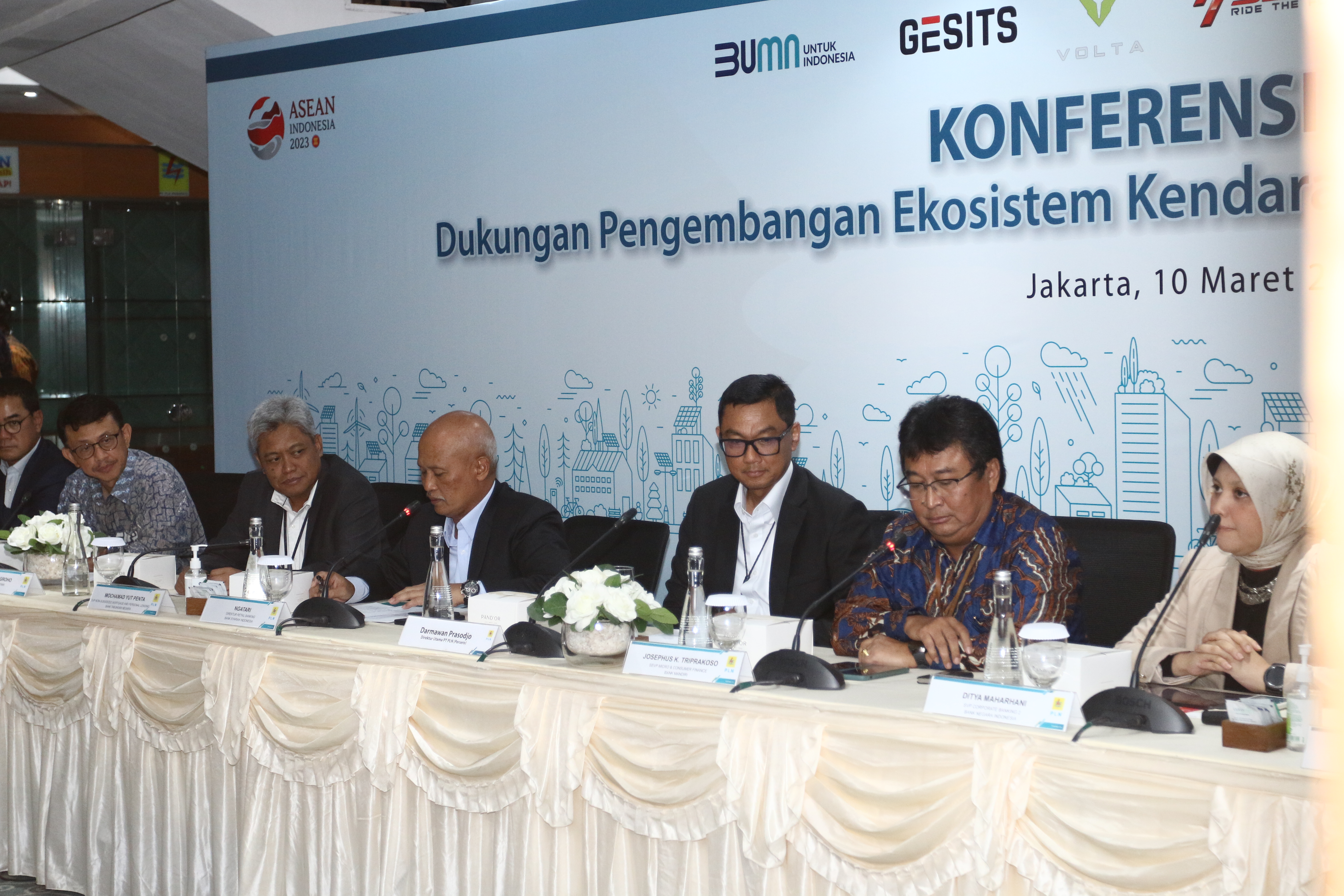 Konferensi Pers PT Bank Syariah Indonesia (BSI), Tbk, dalam gelaran Gaikindo Jakarta Auto Week, Jumat (10/3/2023)