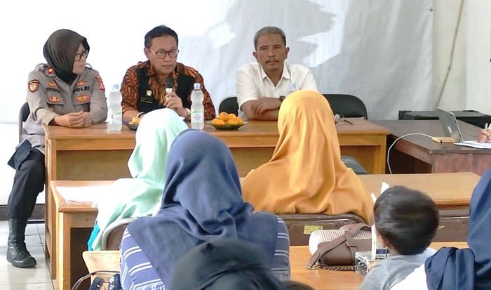 Direktur Polbangtan Bogor, Syaifuddin Anwar (tengah) membuka pelatihan Program YESS di Subang, Jawa Barat.