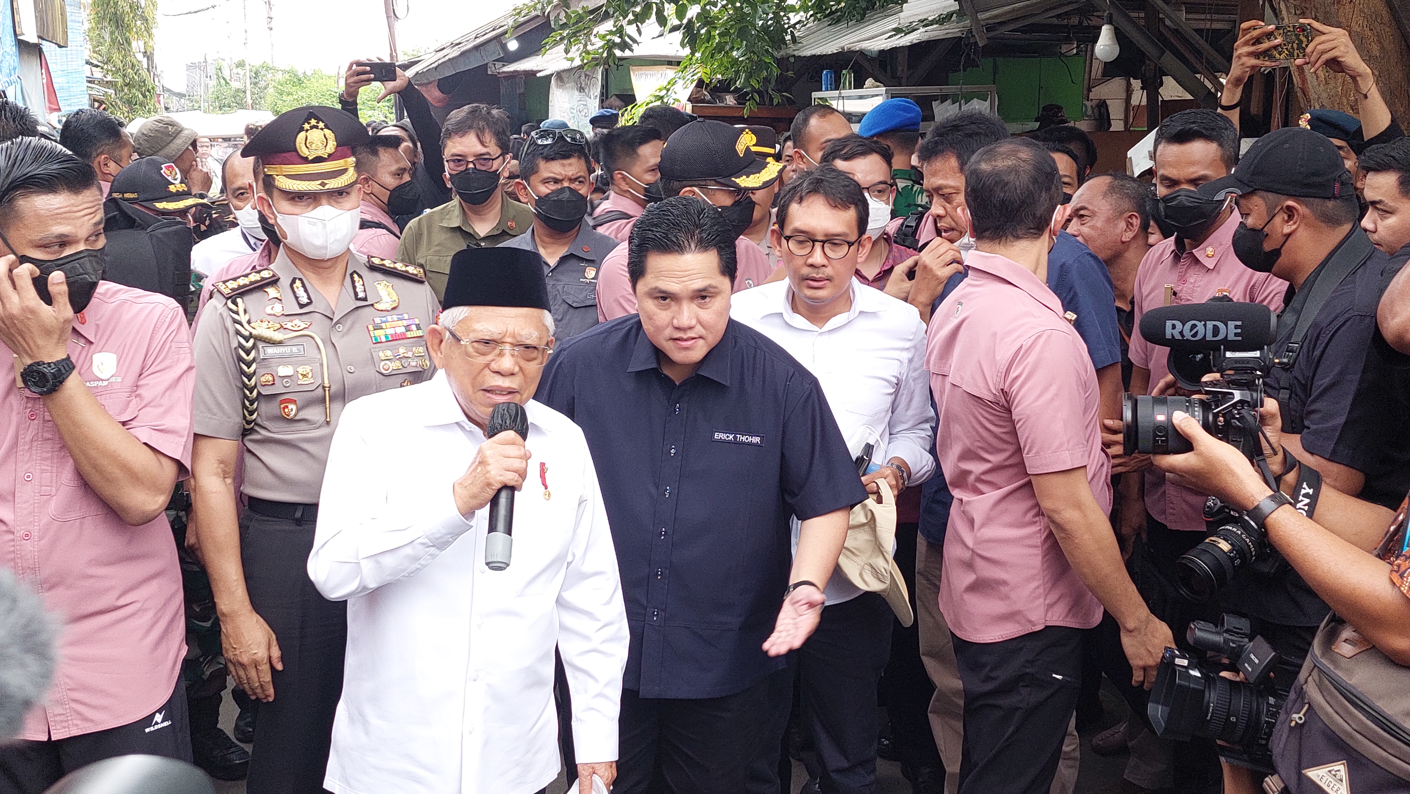 Wakil Presiden Ma'ruf Amin bersama Menteri BUMN Erick Thohir