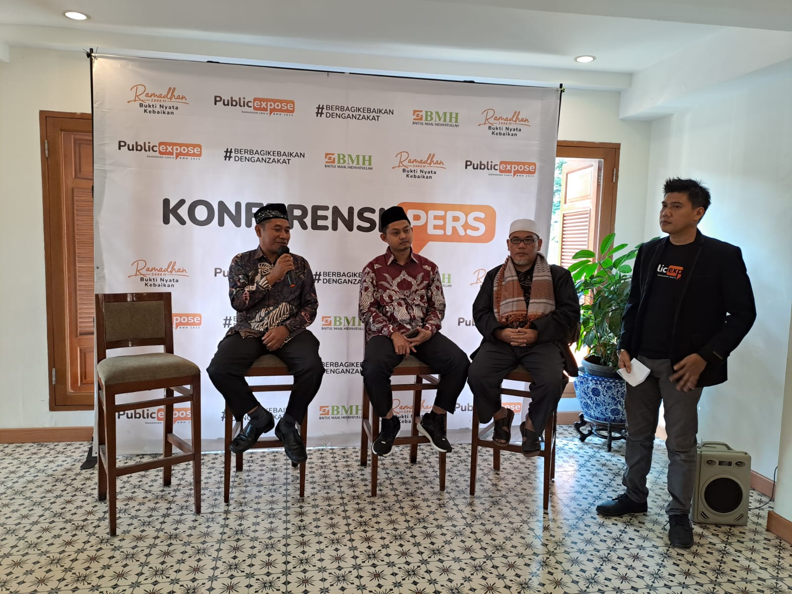 Pengurus Baitul Maal Hidayatullah (BMH). 