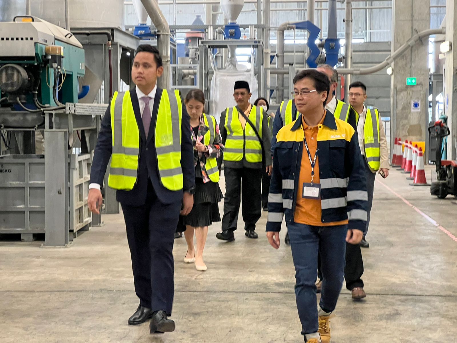 Bupati Kendal, Jawa Tengah, Dico M Ganinduto saat melakukan kunjungan ke salah satu industri di Hong Kong