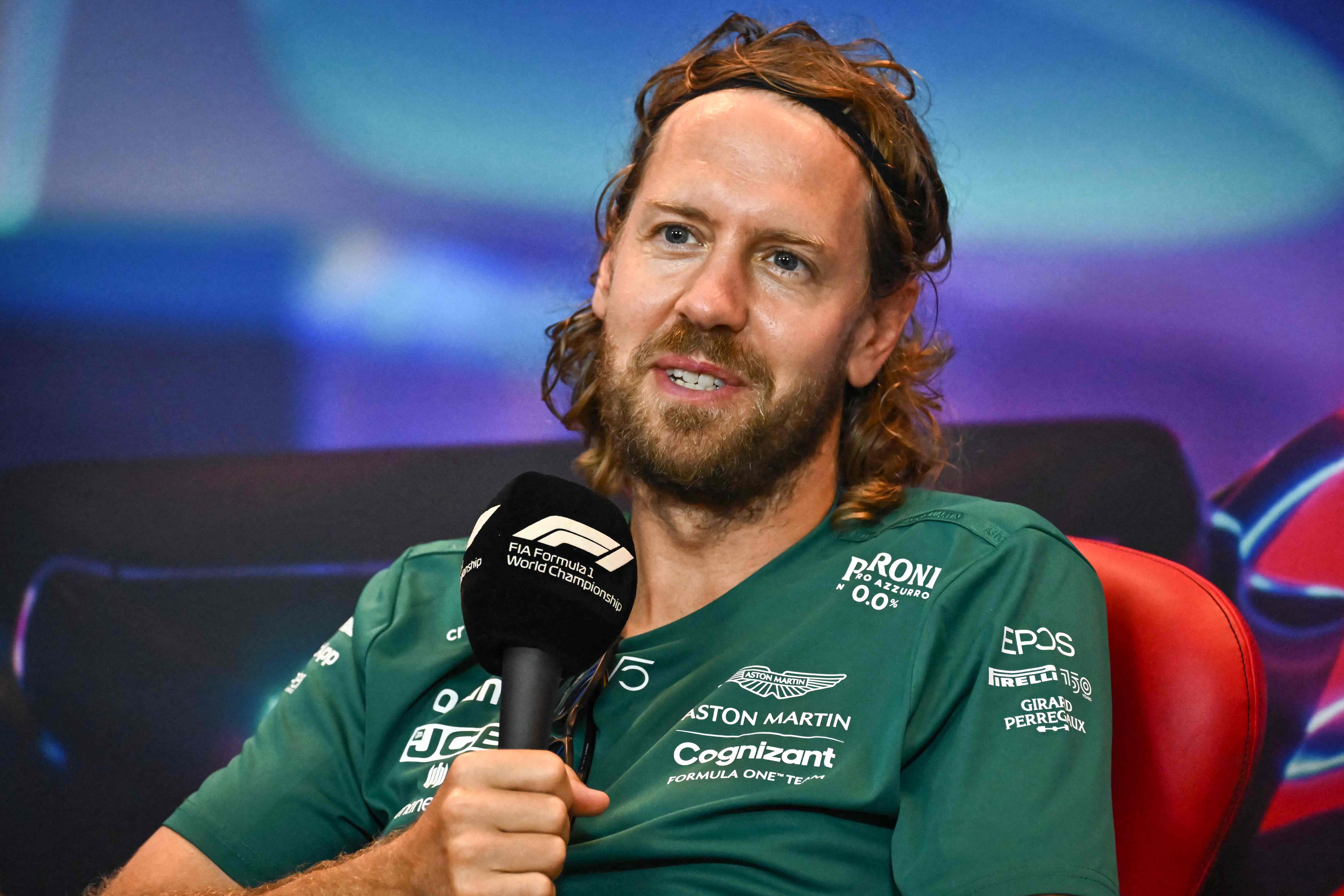 Mantan pembalap Aston Martin Sebastian Vettel