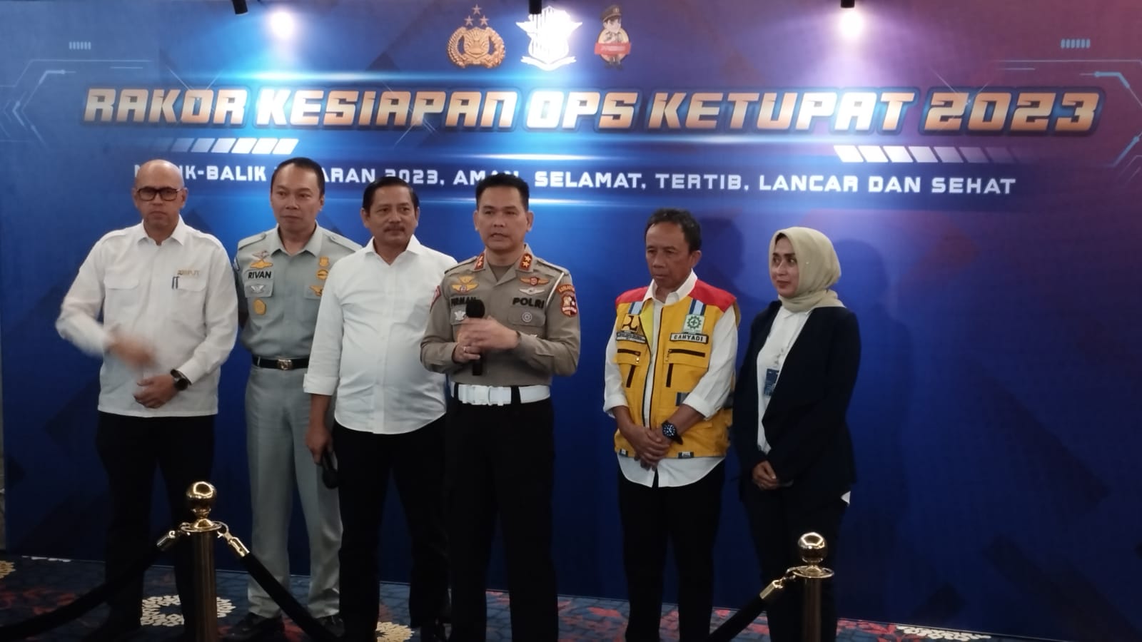 Kepala Korlantas Polri Irjen Firman  Shantyabudi bersama para pemangku kepentingan saat membuka Rakor Kesiapan Menghadapi Arus Mudik Lebaran