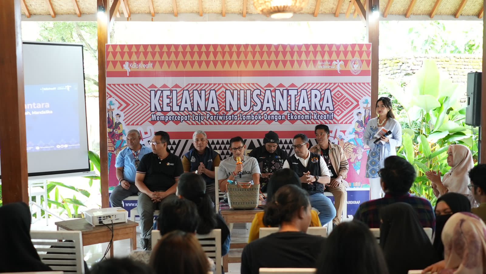 Menparekraf Sandiaga Uno menghadiri program Kelana Nusantara yang diadakan di Mandalika, Lombok Tengah, Minggu (5/3).