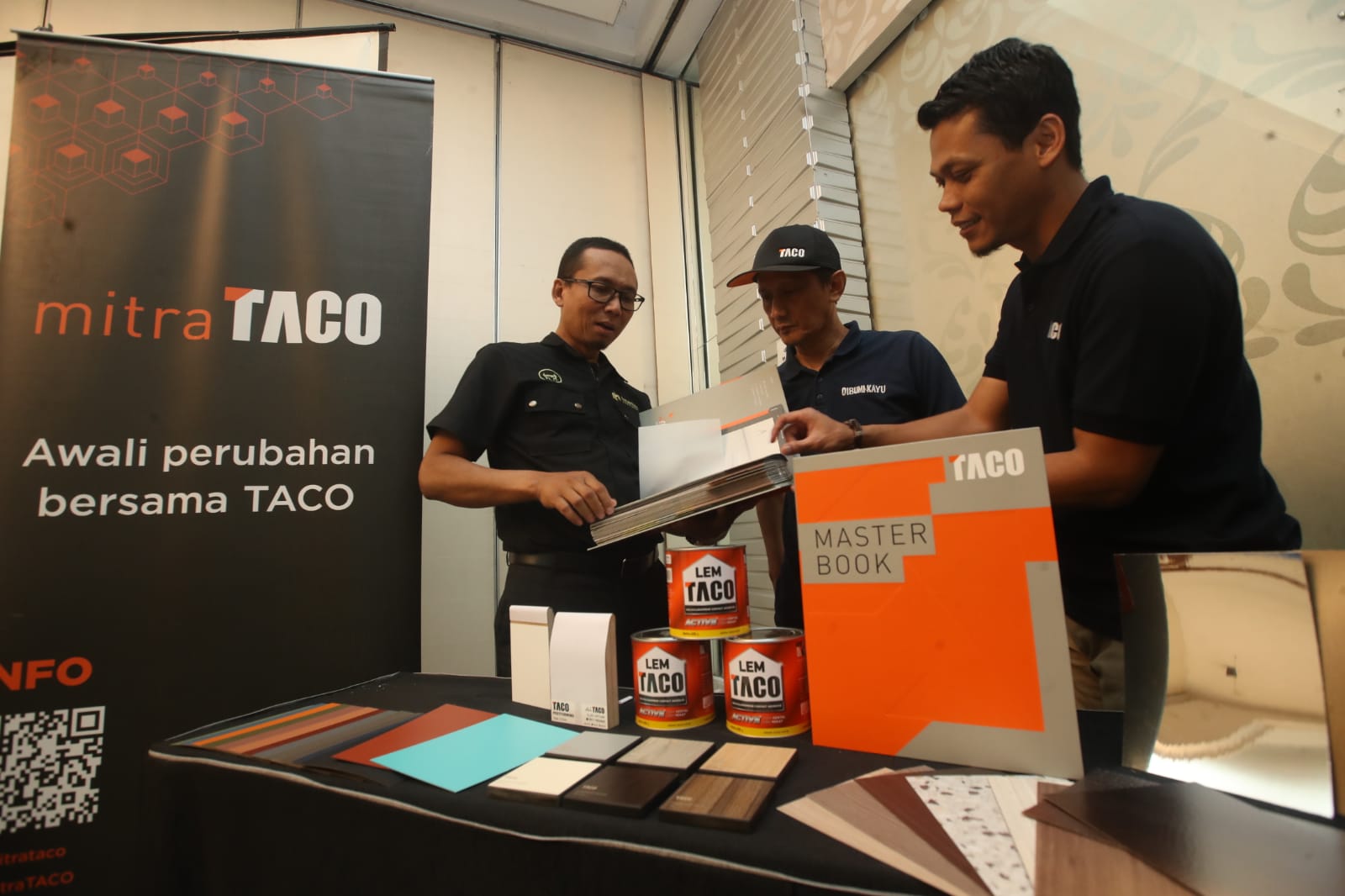 TACO memperkenalkan sejumlah produk kepada mitranya di Bandung