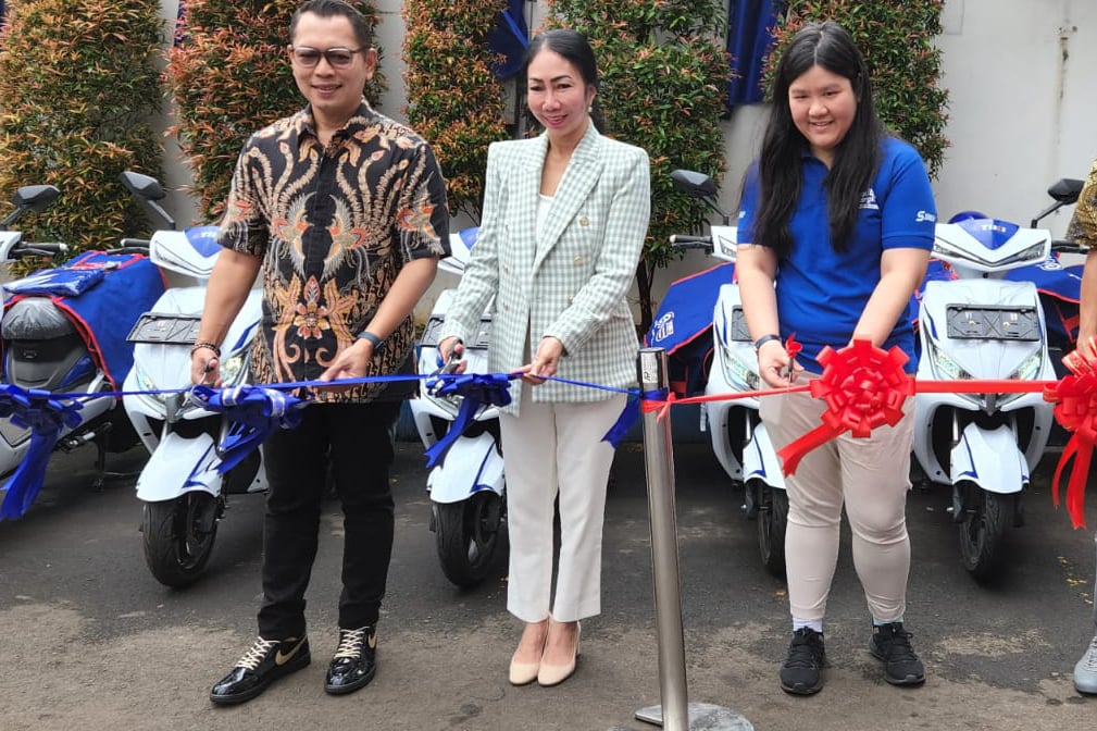 Peresmian kerja sama antara Tiki dan Swap & Smoot di Jakarta, Rabu (1/3).