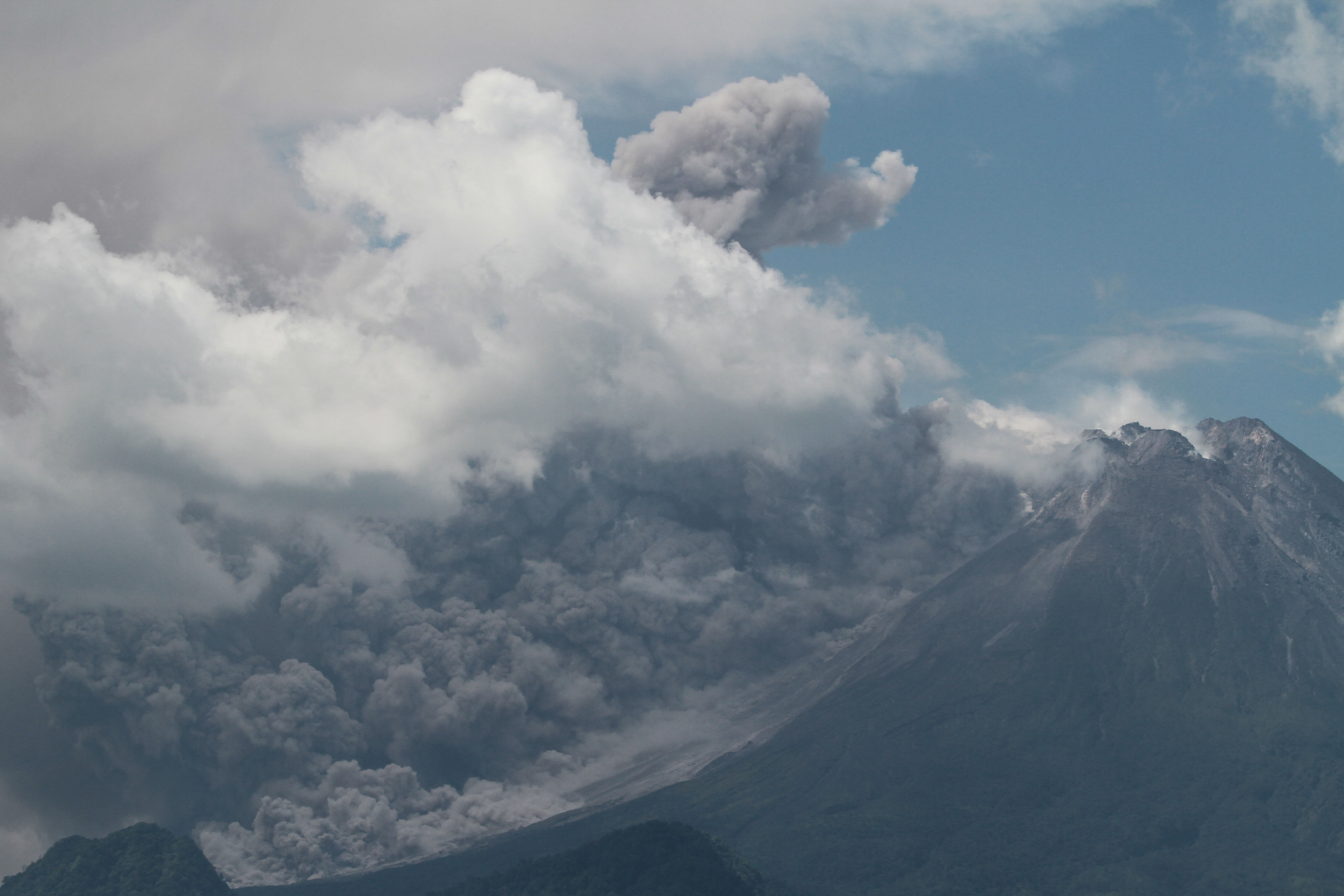 Erupsi gunung merapi, Sabtu, 11 Maret