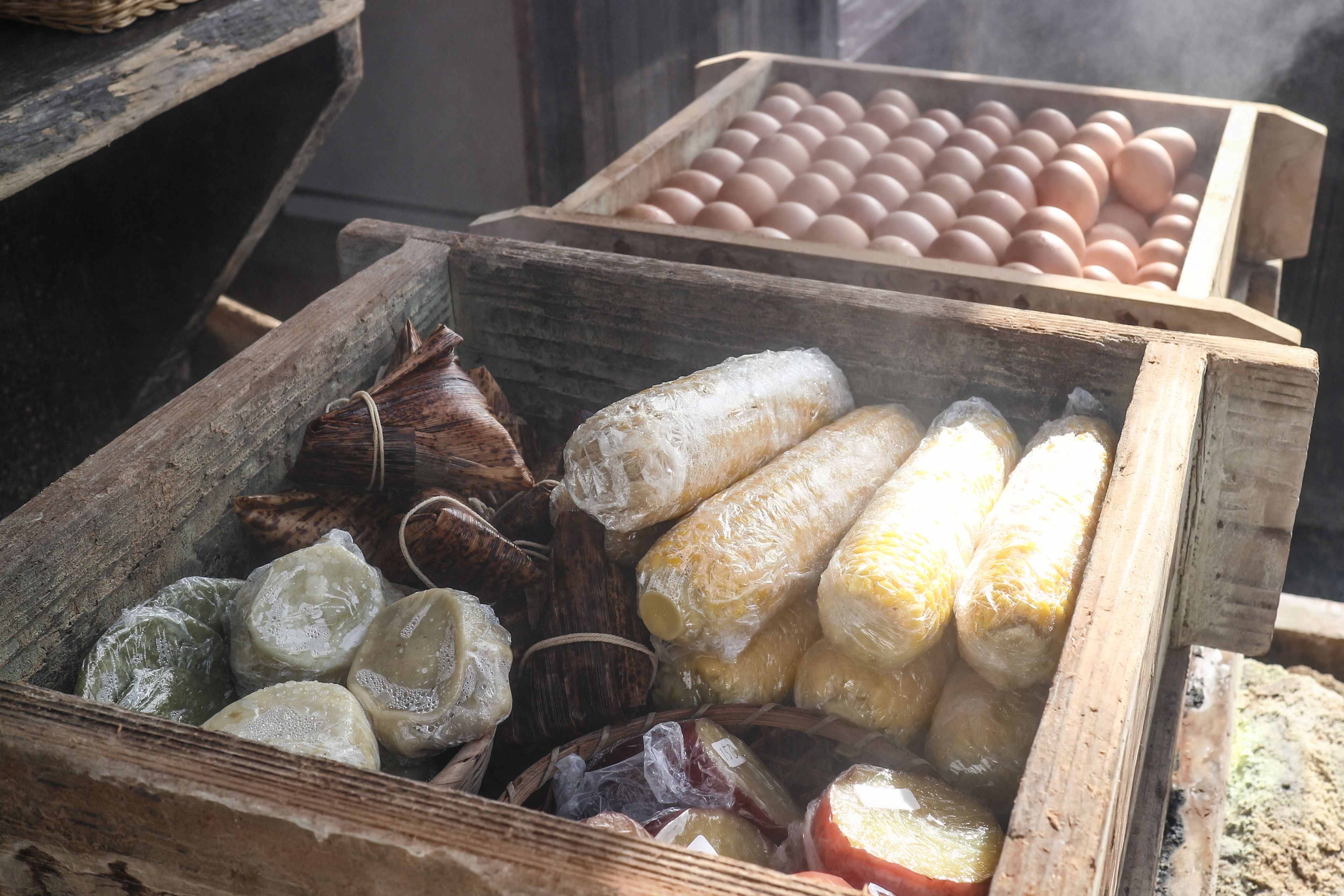 Makanan yang dimasak dengan sumber panas Bumi