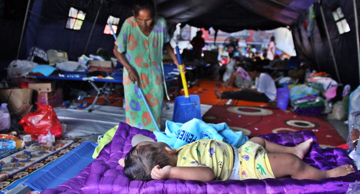 Pengungsi korban ledakan Depo Plumpang