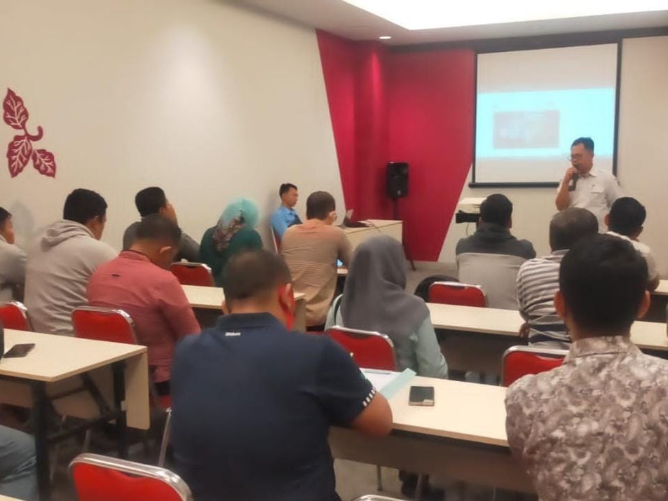 Media gathering dan Diskusi Ganyeng bersama para pegiat media sosial di Bojonegoro.