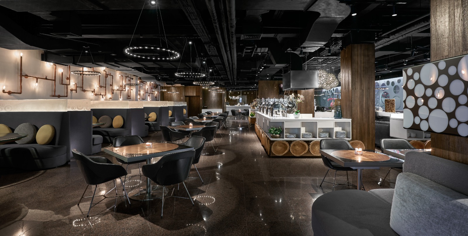 FM7 Resort Hotel telah siap menjamu para tamu untuk merasakan kehangatan berbuka puasa bersama keluarga ataupun kerabat. 