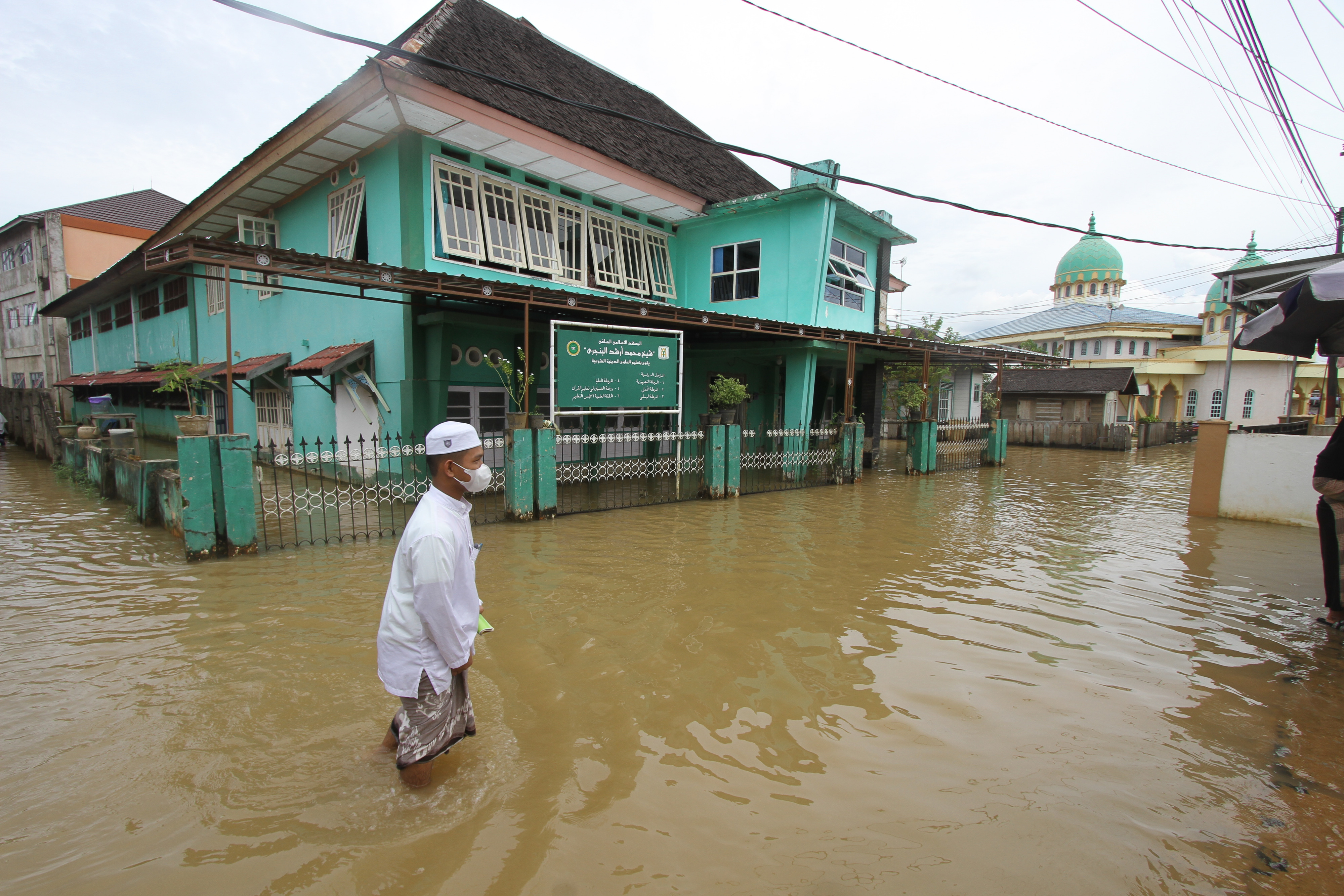 Pemerintah Kabupaten Banjar, Kalsel, menetapkan status tanggap darurat bencana banjir selama 14 hari ke depan sejak Senin (27/2).