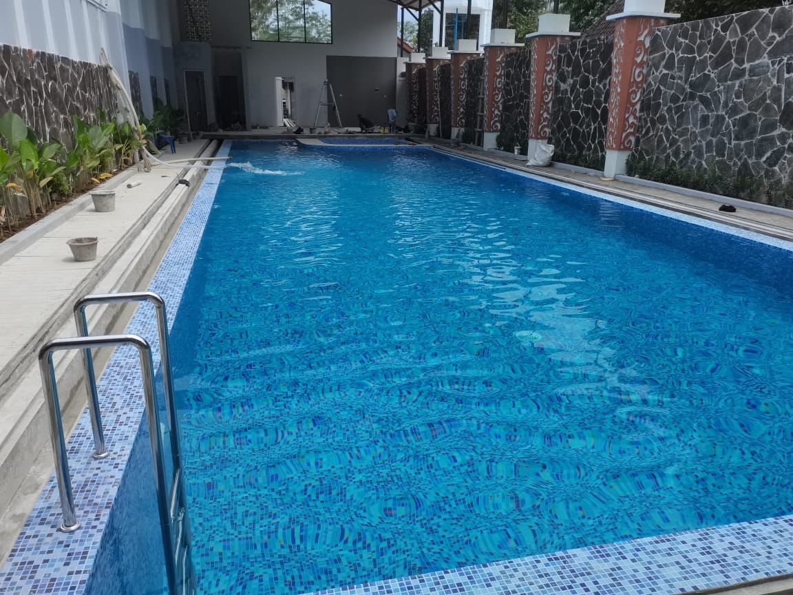 Fasilitas kolam renang di rumah dinas Bupati Sleman, DIY. 