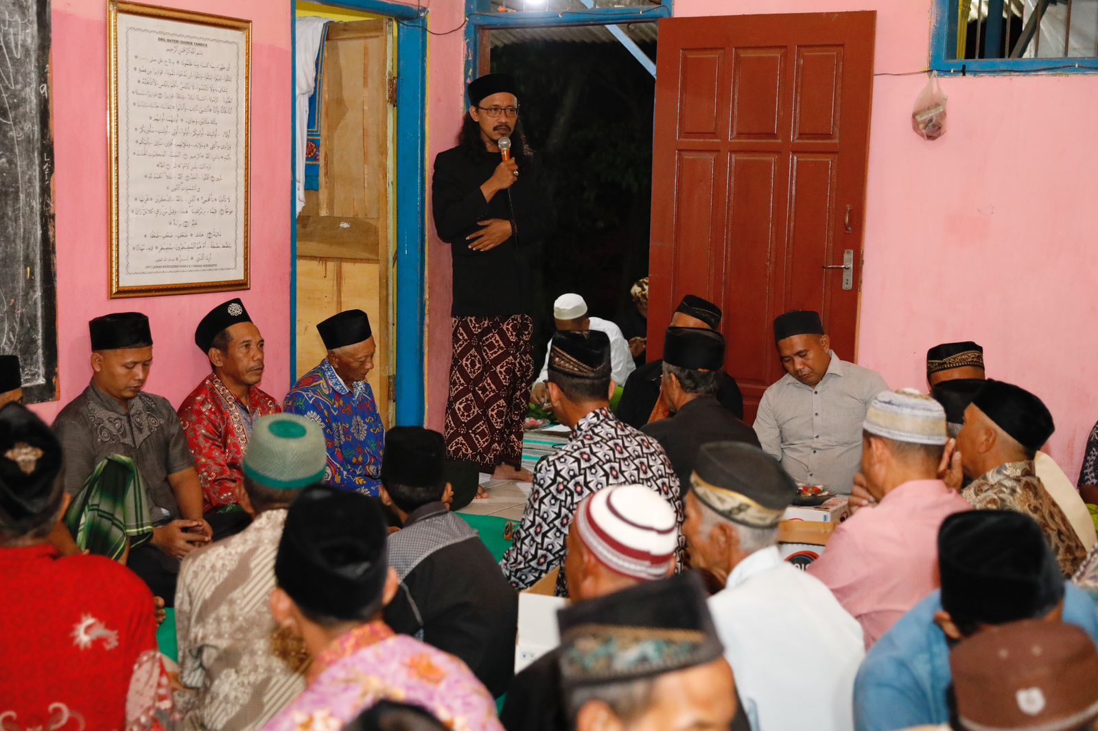 Relawan Gus Gus Nusantara menyambangi Yayasan Baitur Rohman Desa Sekargadung, Kecamatan Pungging, Kab.Mojokerto menggelar doa bersama