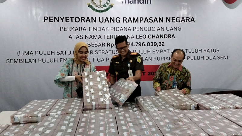 Penyetoran uang rampasan negara Rp51,1 miliar atas tindak pidana pencucian uang atas nama terpidana Leo Chandra.