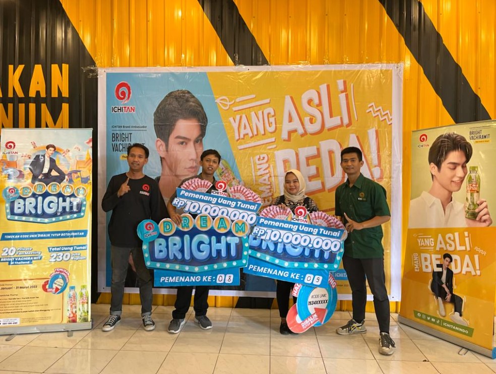 2 Warga Papua Dapat Hadiah Ichitan