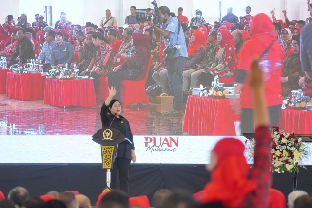 Ketua DPR RI Puan Maharani saat memberikan pidato diela-sela agenda meresmikan Grha Bung Karno di Klaten, Jawa Tengah. 