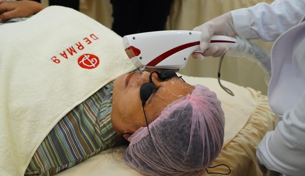 Ilustrasi perawatan wajah.