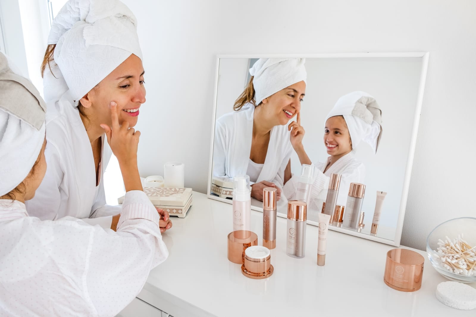 Bahan-bahan aktif prebiotik dan probiotik membantu melindungi dan mengembalikan keseimbangan alami kulit.