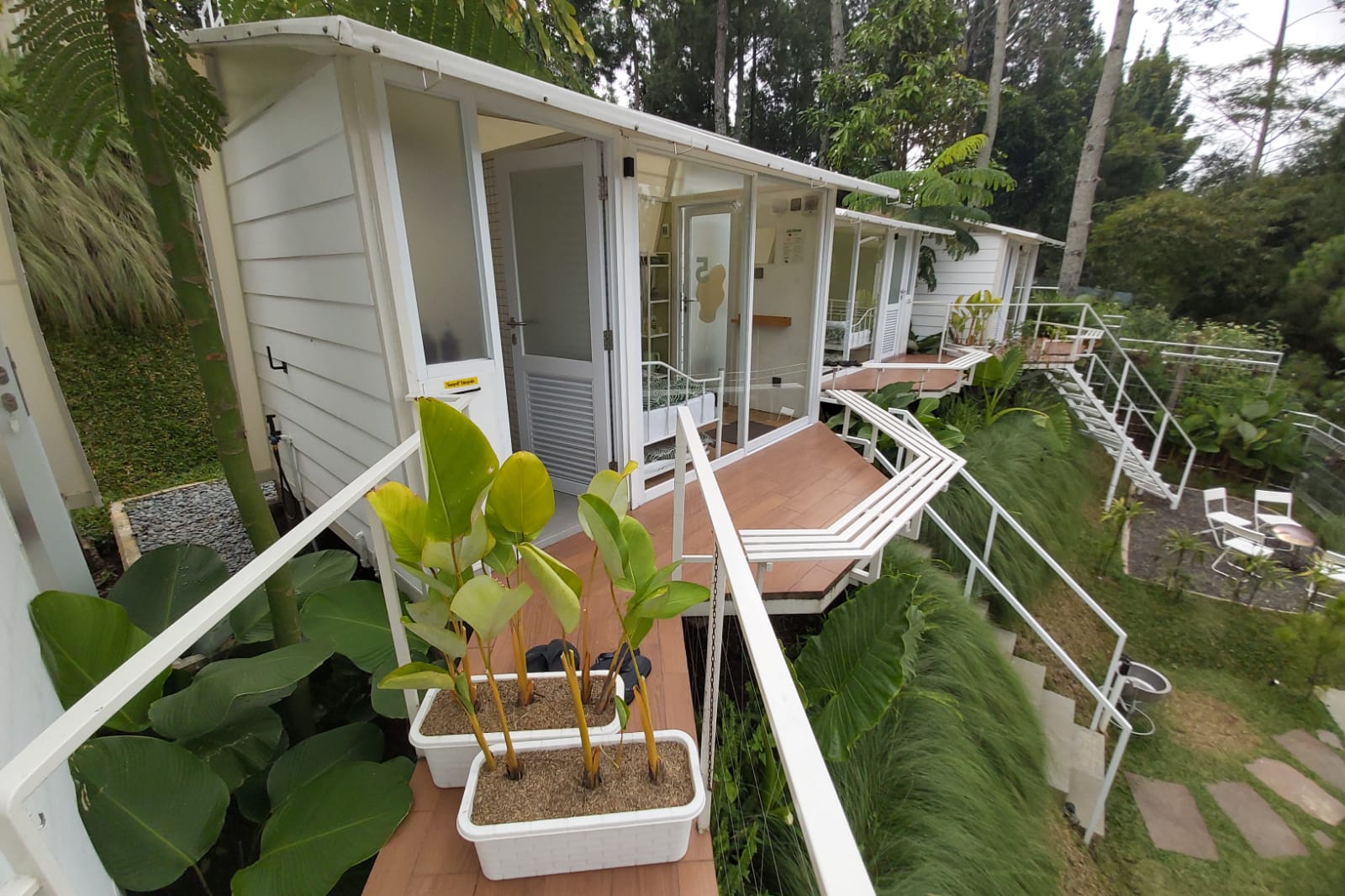 Over Easy, glamping di kawasan Dago, Kota Bandung