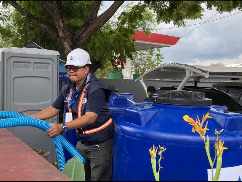 PAM Jaya menyerahkan bantuan tujuh tandon air untuk memenuhi kebutuhan air para penyintas kebakaran Plumpang, Jakarta Utara.