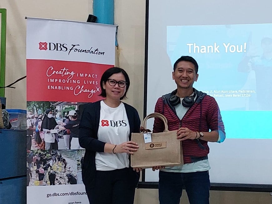 Waste4Change bersama Bank DBS Indonesia mengadakan kegiatan edukasi literasi keuangan di Kantor Pusat Waste4Change di Bekasi, Jawa Barat