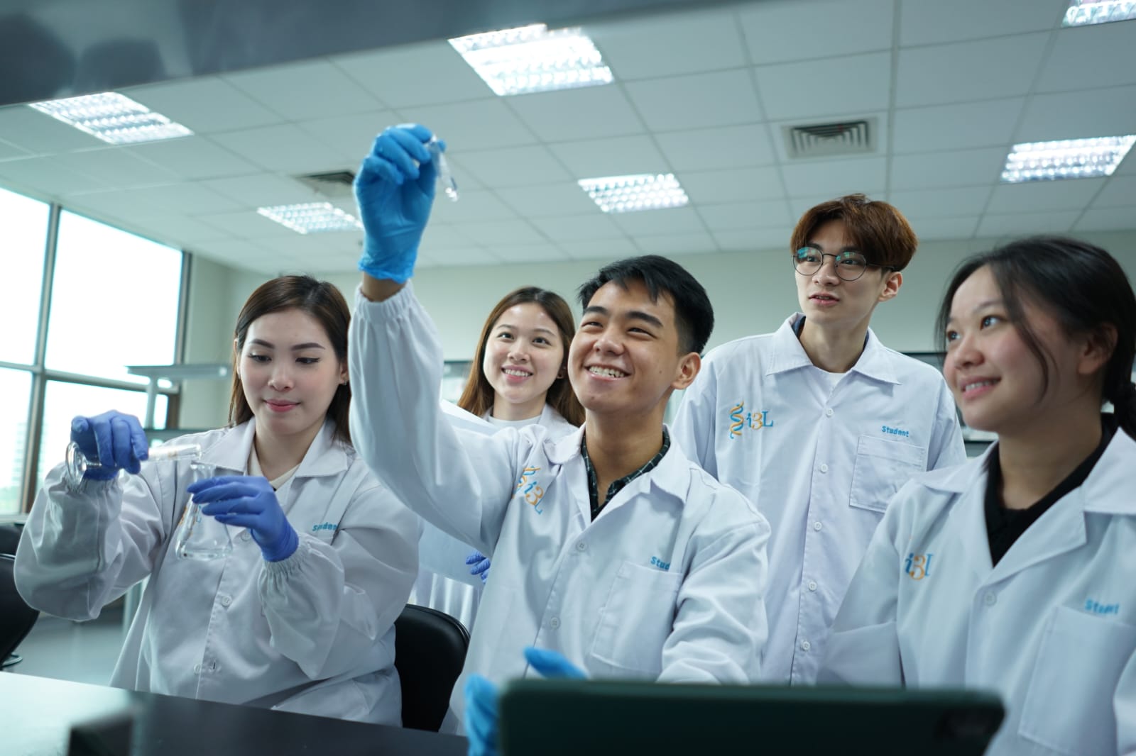 Daniel Nelson, mahasiswa Program Studi Bioinformatika Indonesia International Institute for Life Sciences 