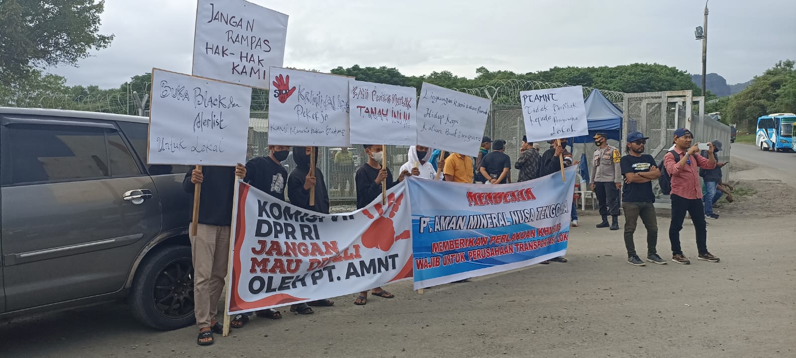 Demonstrasj Organdai di depan PT AMNT