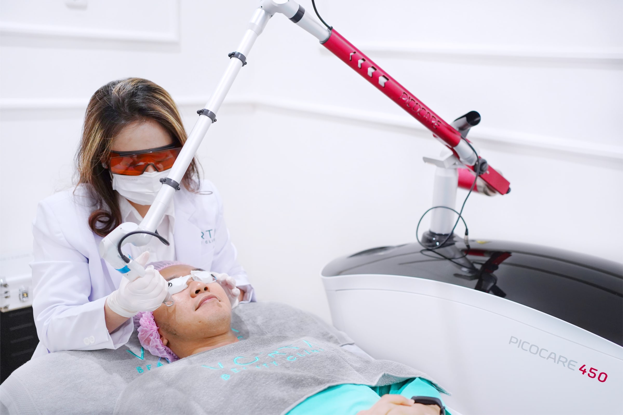 Salah satu layanan perawatan wajah di Vorta Beauty Clinic