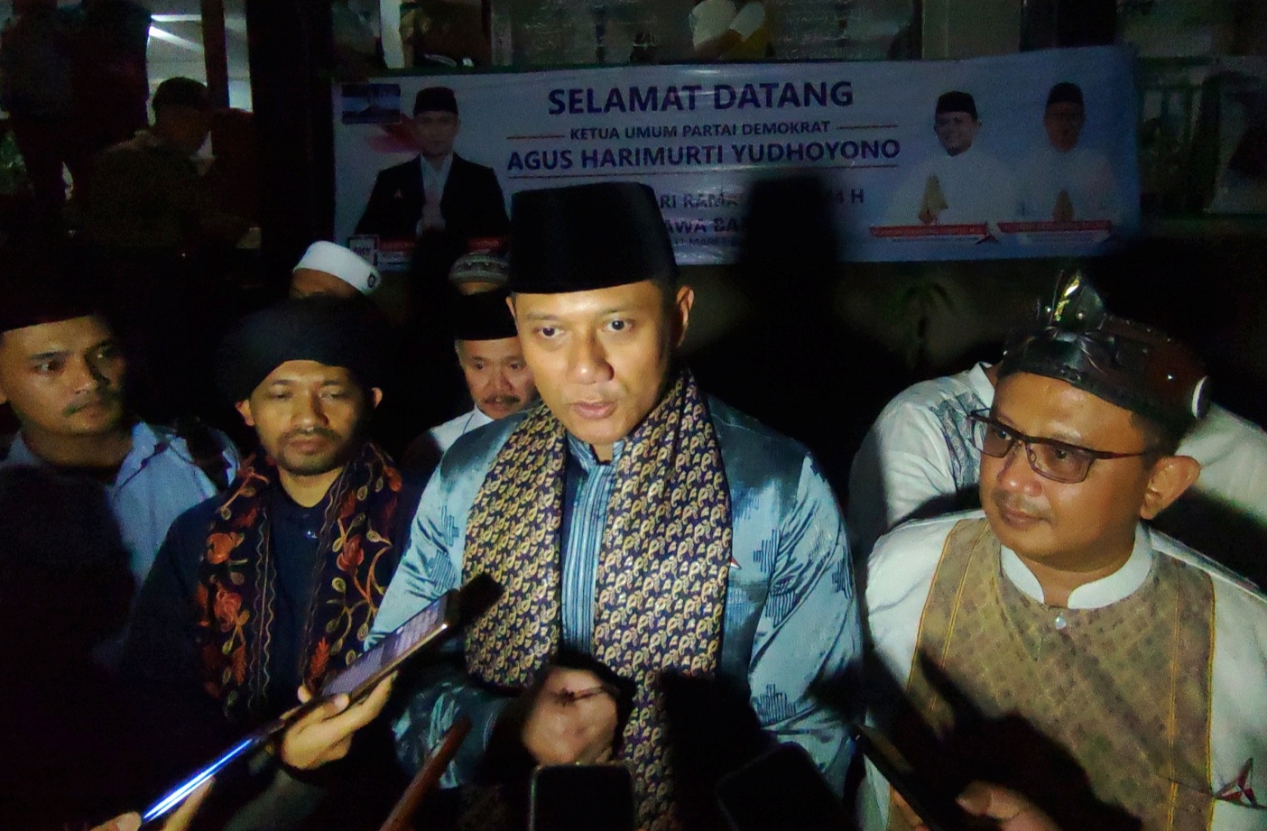 KETUA Umum Partai Demokrat Agus Harimurti Yudhoyono melakukan safari Ramadan di Parongpong, Kabupaten Bandung Barat