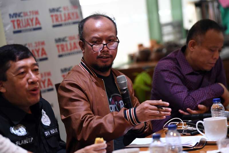 Ketua YLKI, Tulus Abadi (tengah)