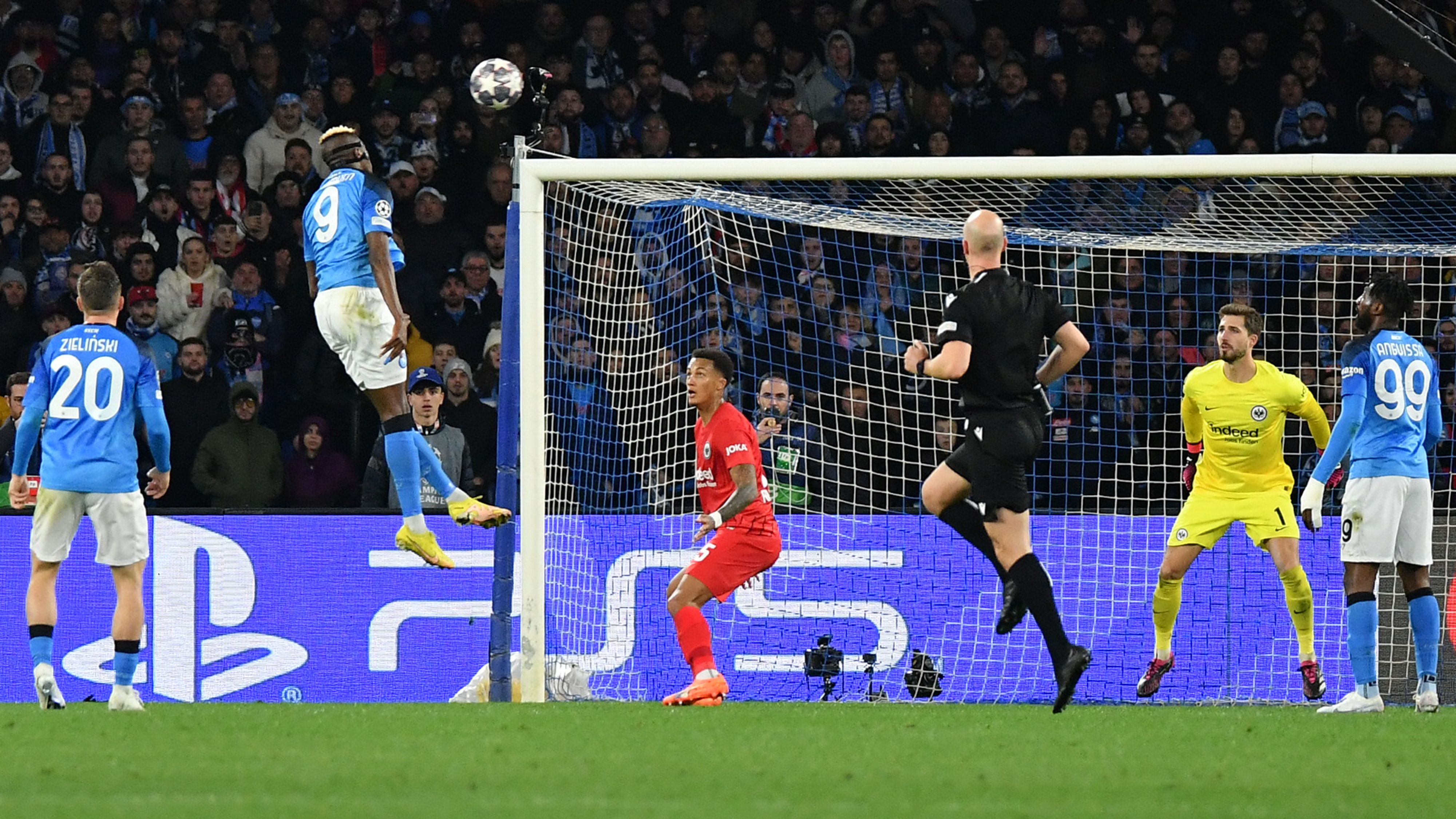 Hajar Frankfurt, Napoli Melaju ke Perempat Final Liga Champions