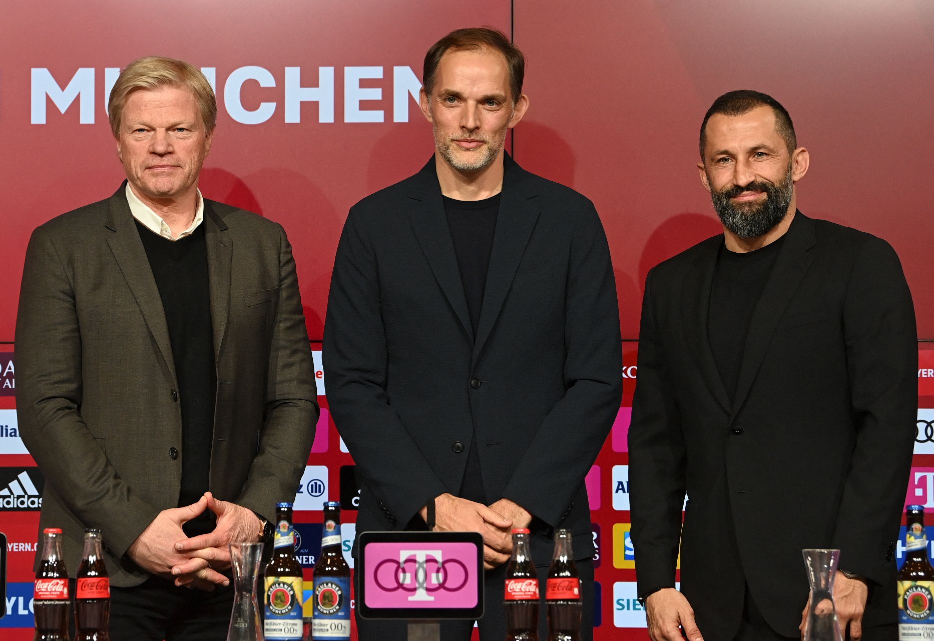 Thomas Tuchel (tengah) saat diperkenalkan sebagai pelatih Bayern Muenchen.