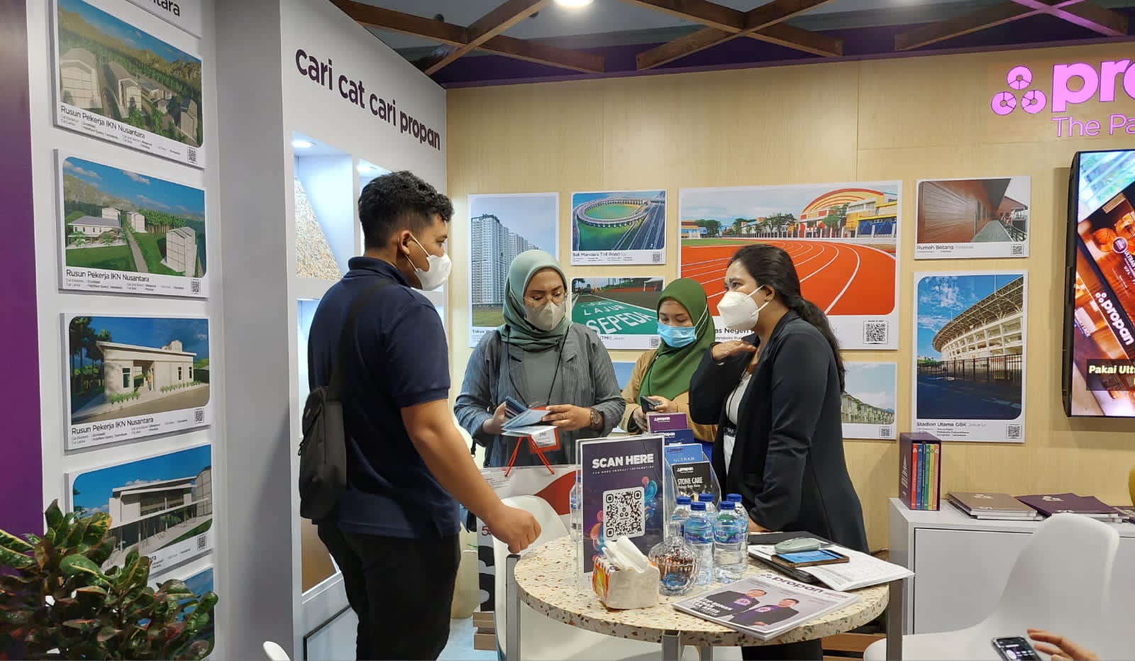 Pengunjungi mendatangi Booth Propan Raya padai ajang ARCH:ID yang digelar pada 16-19 Maret 2023 di ICE BSD, Tangerang. 