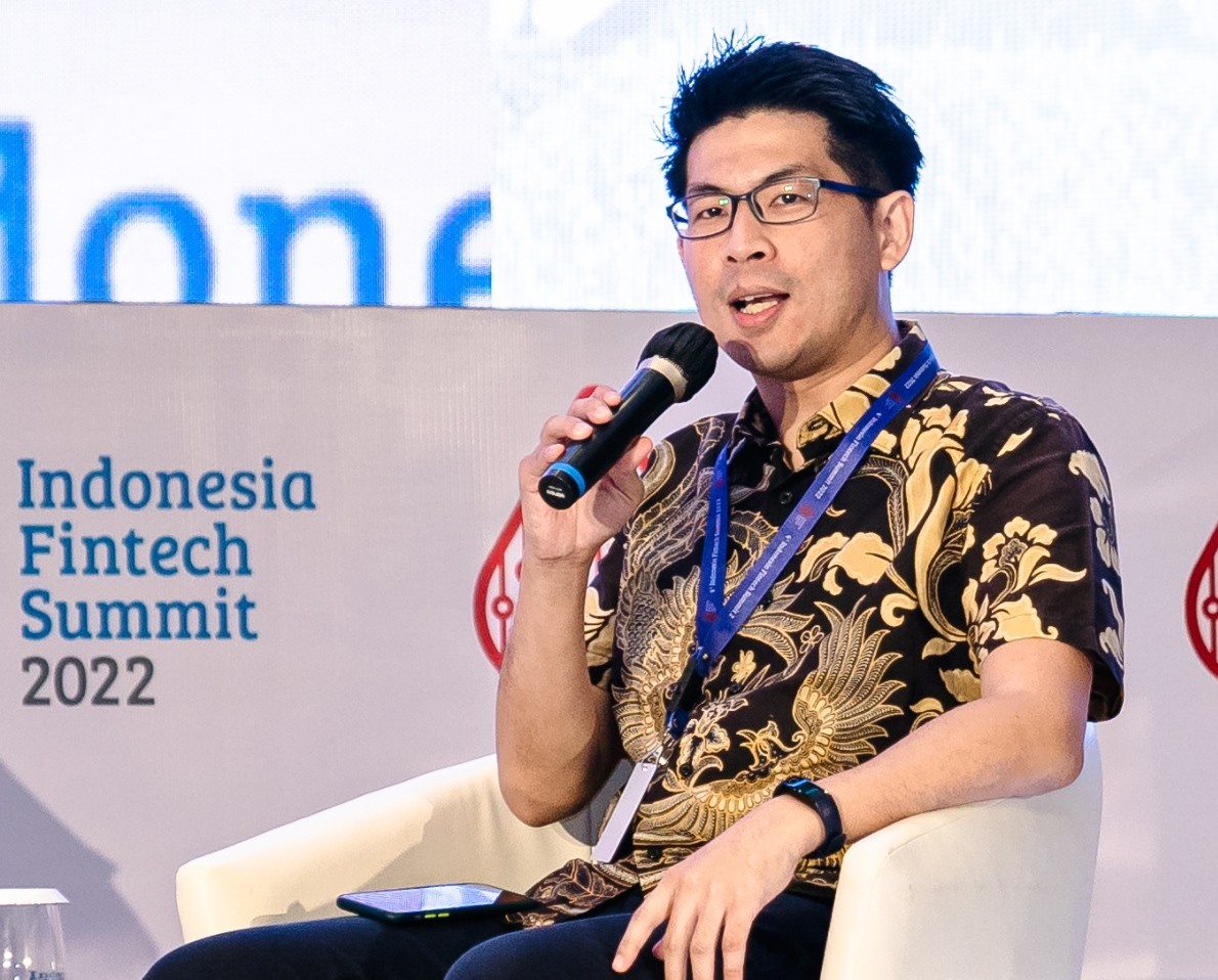 CEO Komunal Hendry Lieviant  