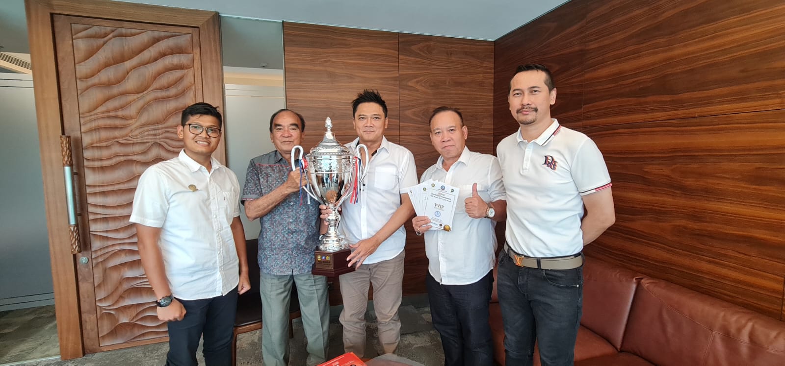 Universitas Pancasila Golf Club menggelar turnamen golf yang bertujuan bersedekah kepada anak yatim di Gunung Geulis, Bogor, Kamis (16/3).