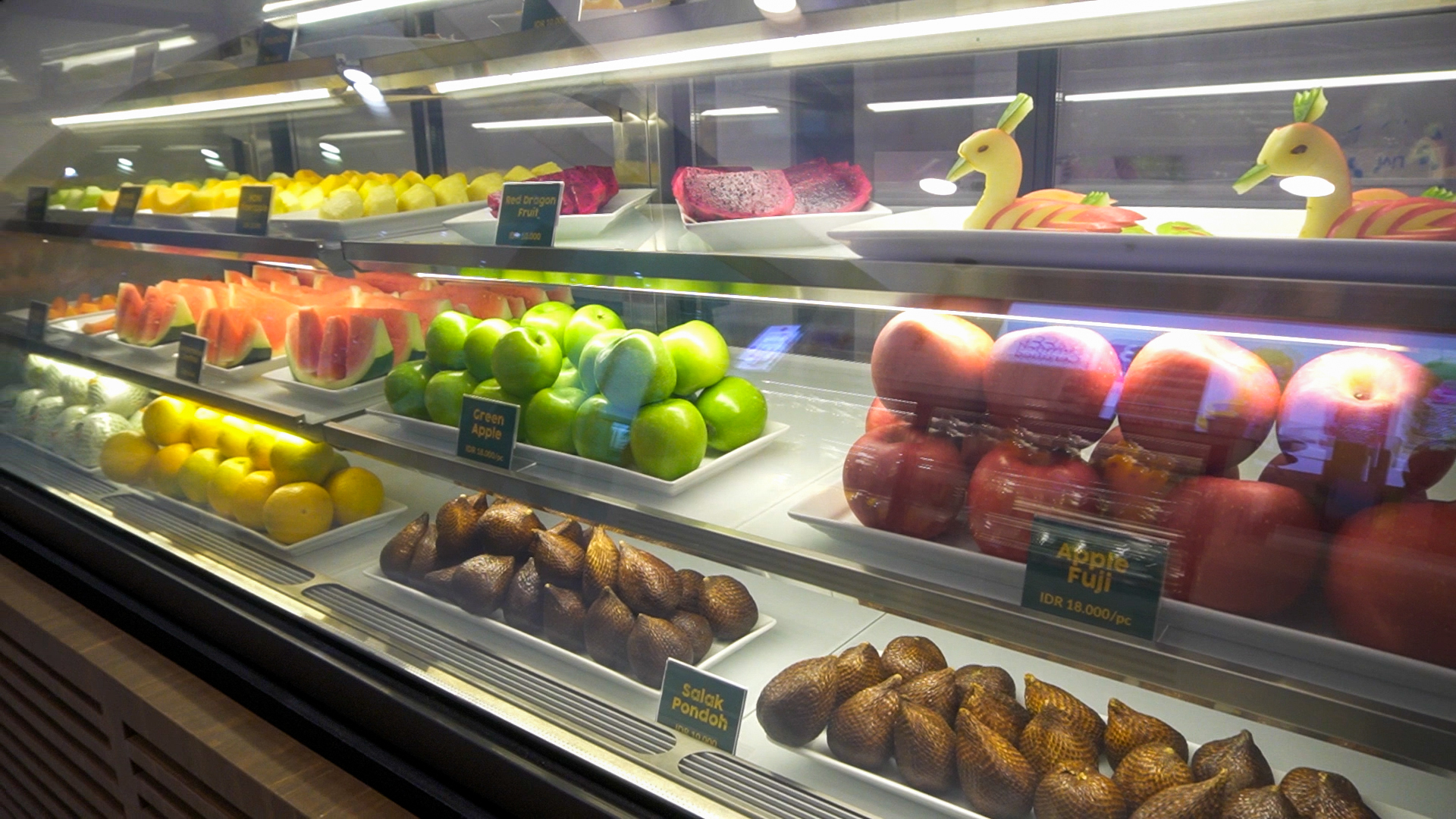 Mengonsumsi buah potong menghadirkan sensasi mengunyah sehingga menghadirkan rasa kenyang lebih lama.