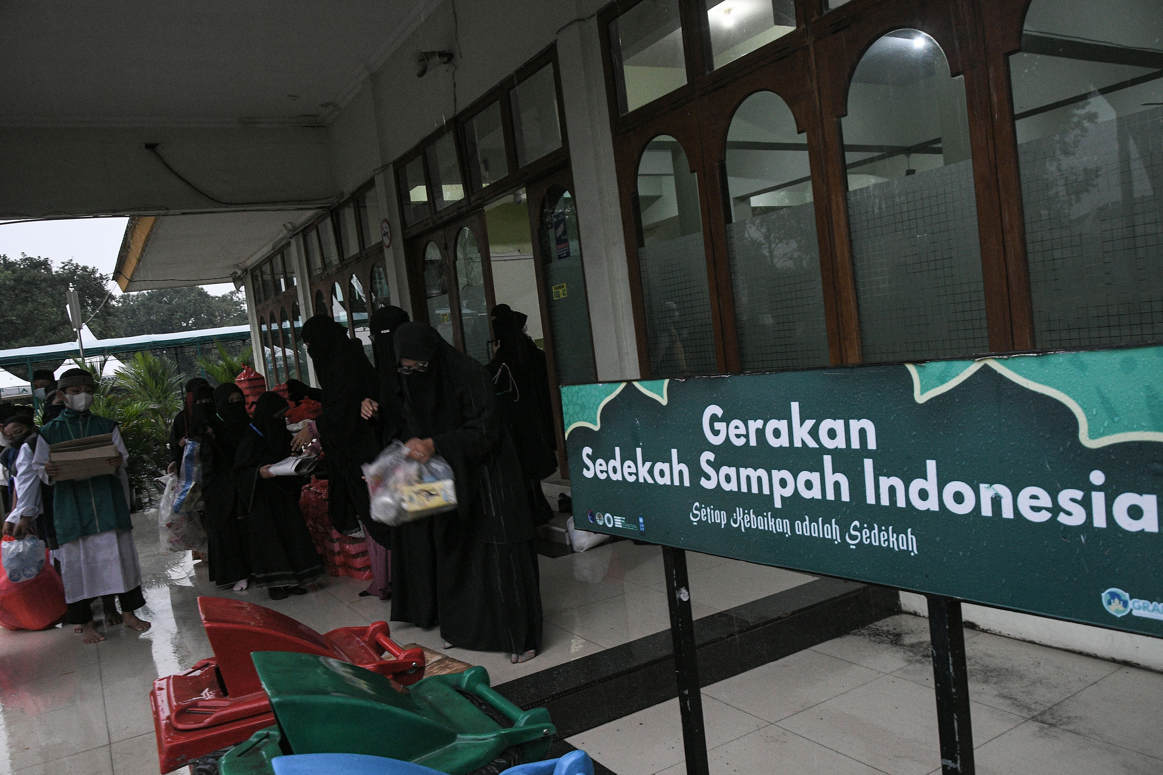 Gerakan sedekah sampah