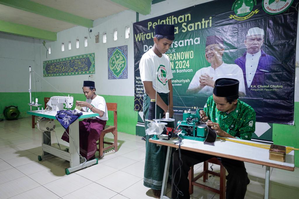 Pelatihan menjahit yang digelar SDG Jabar