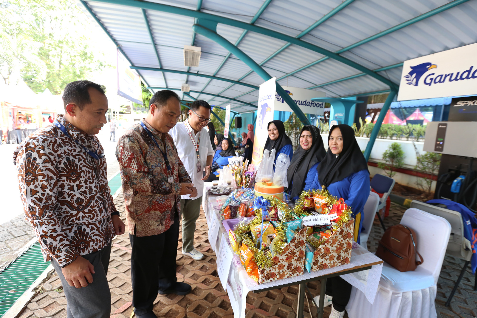 Direktur Garudafood Fransiskus Johny meninjau Bazar Ramadan Kampung Wirausaha