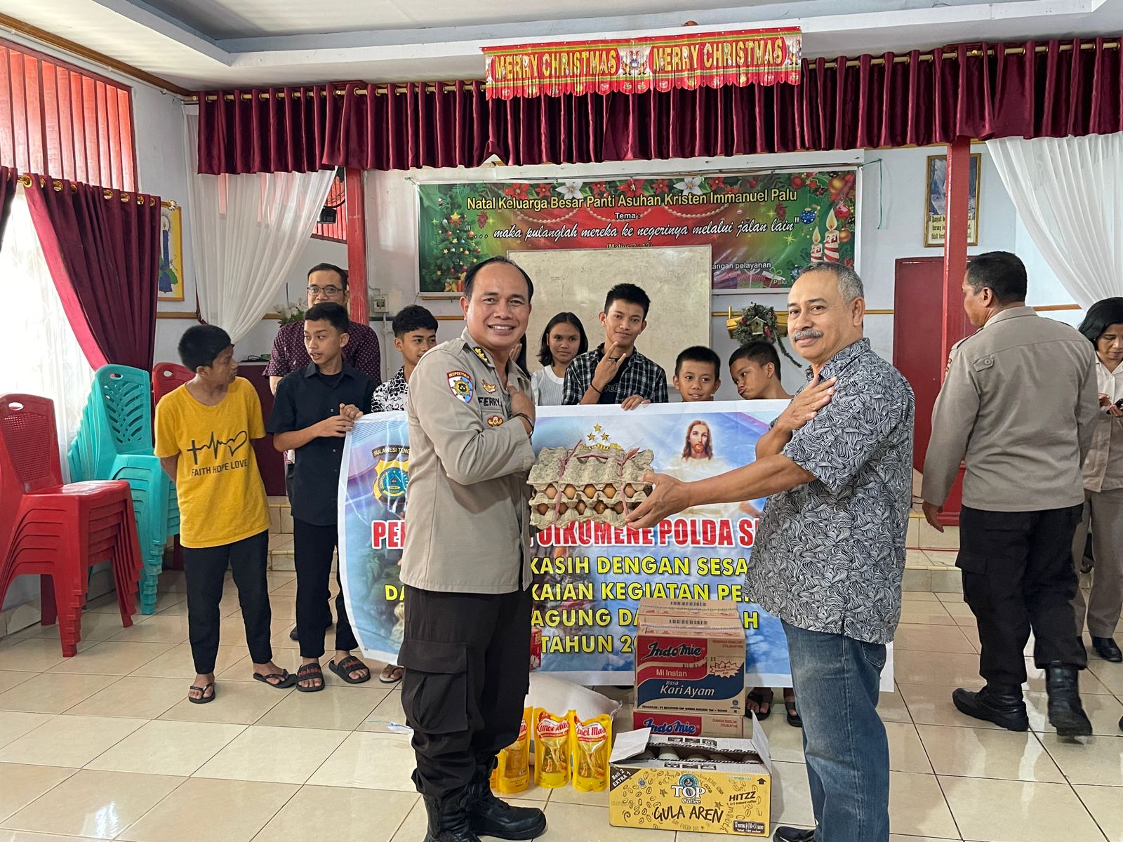 Jelang Paskah, Persekutuan Oikumene Polda Sulawesi Tengah Gelar Bakti Sosial