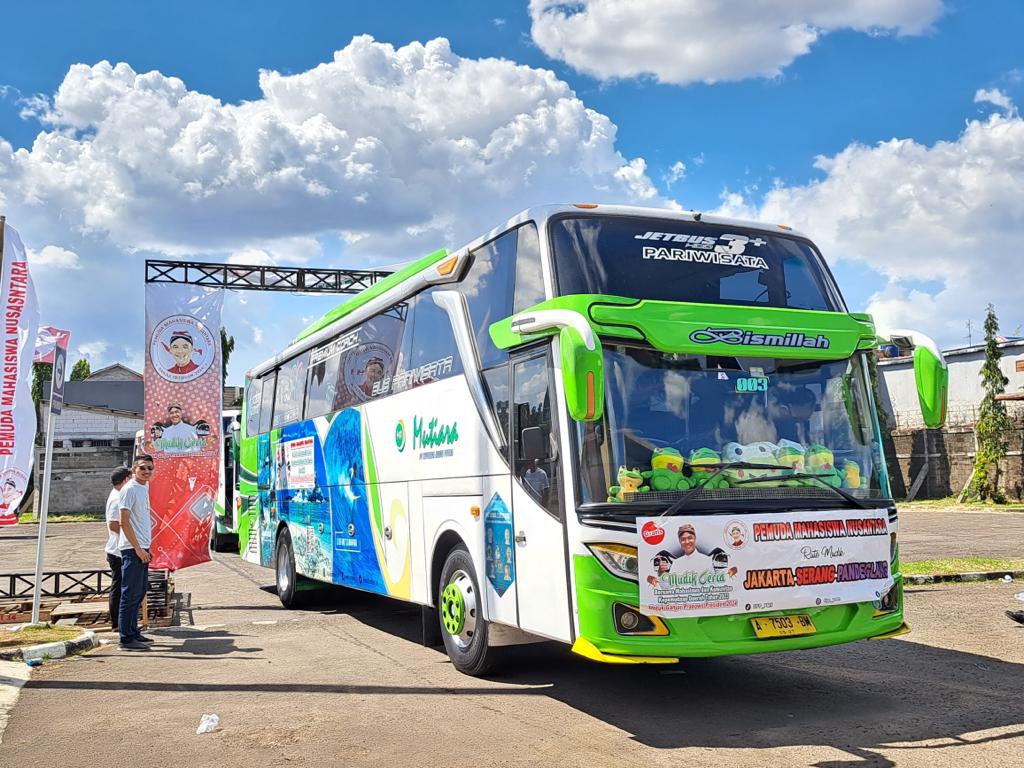 Organisasi PMN Berangkatkan 400 Mahasiswa dan Pemuda Mudik Gratis Naik Bus