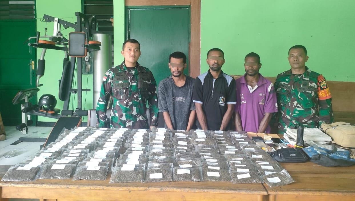  Satgas Pamtas Yonig 132/BS menggagalkan gagalkan penyelundupan narkotika jenis ganja ering seberat 5,4 Kg di perbatasan RI-PNG.