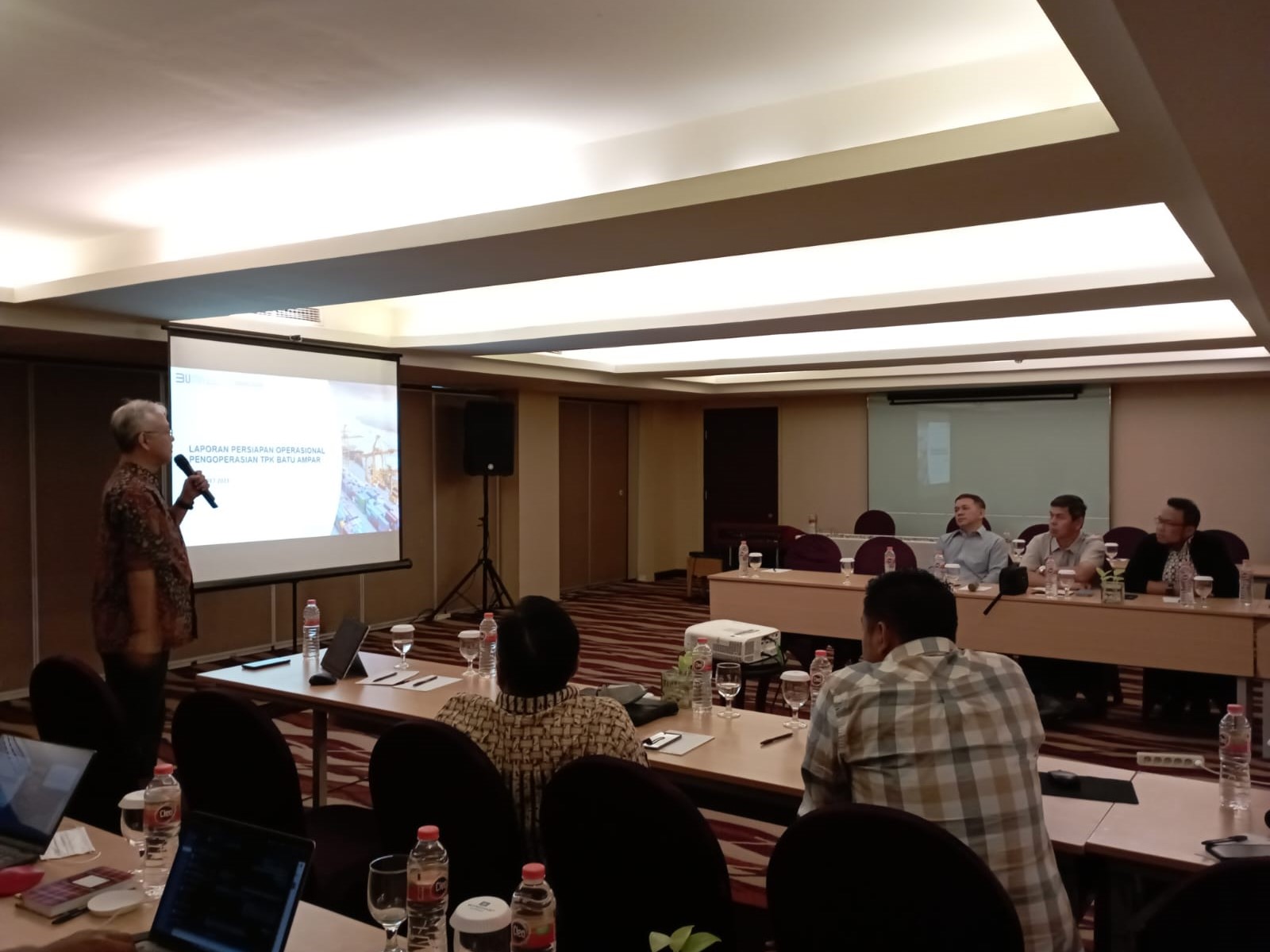 Emiten berkode WGSH ini akan mengembangkan lebih lanjut modul-modul baru aplikasi pelabuhan bersama dengan Aksi.