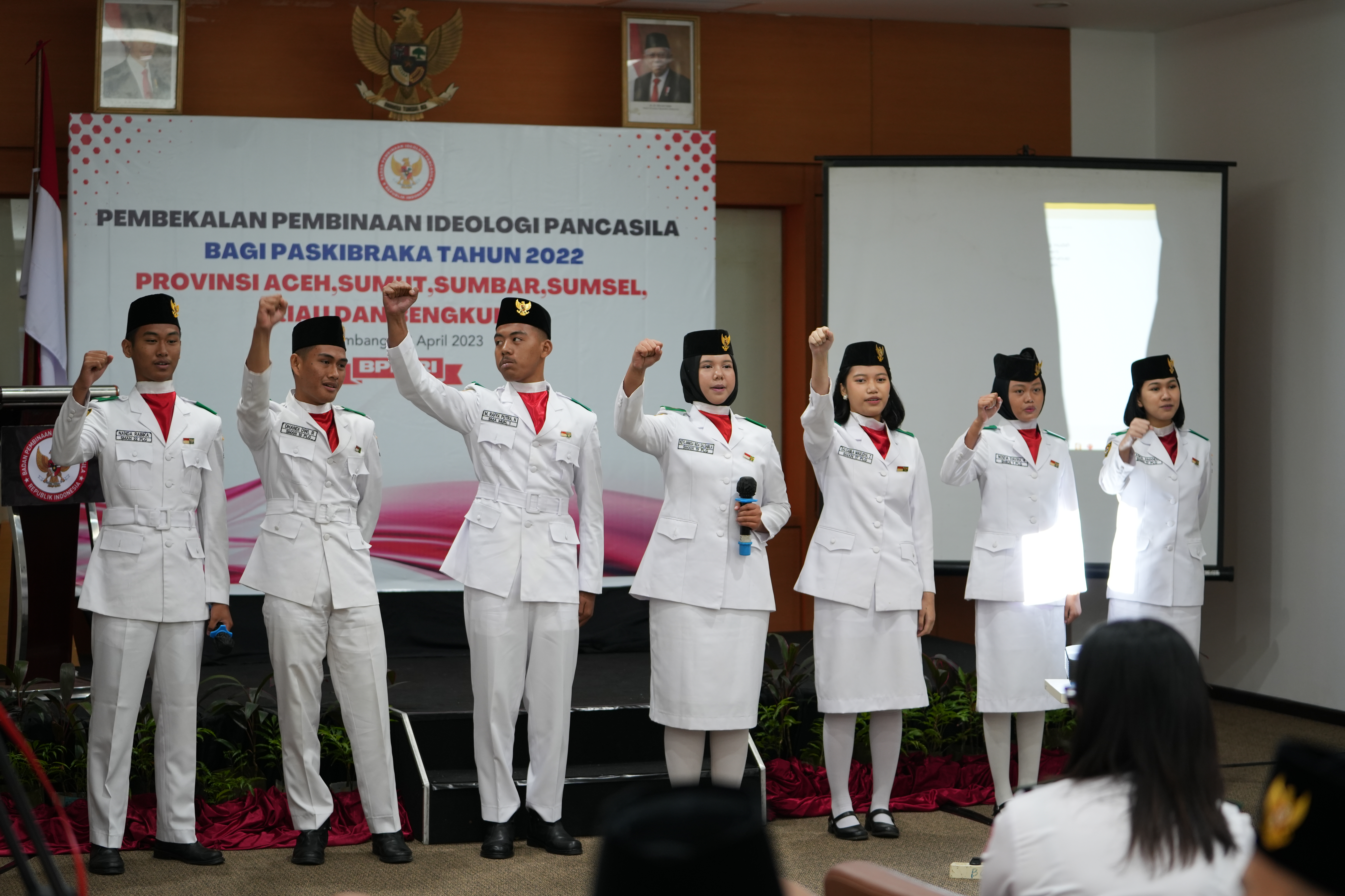 Sebanyak 5.183 anggota Paskibraka mengikuti Diklat Pancasila serempak secara hybrid di Kota Palembang, Kamis (13/4).