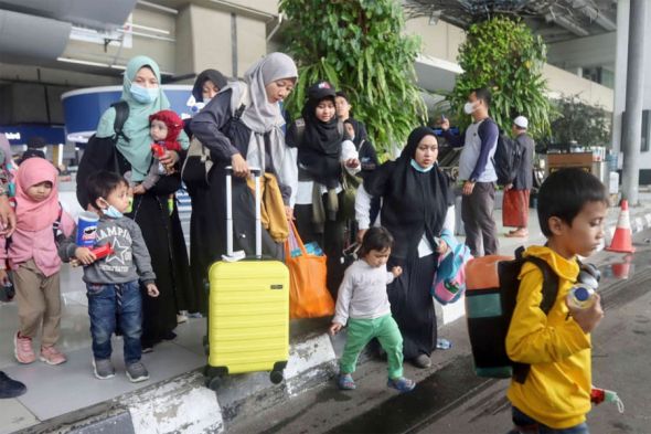 WNI yang dievakuasi dari Sudan menjalani karantina di asrama haji pondok gede.