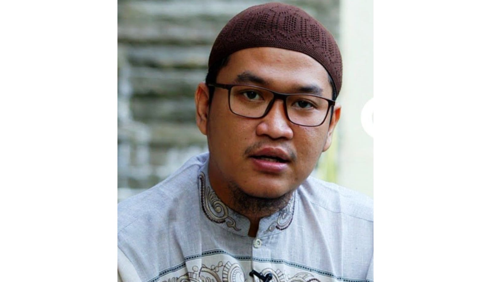 Ustaz Oemar Mita.