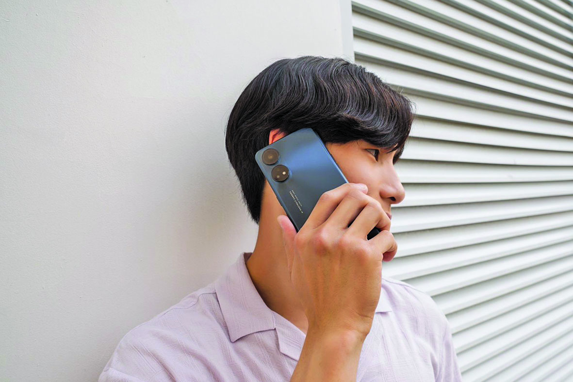 Aktivitas Penggunaan Ponsel Pintar Cenderung Meningkat Saat Jam Berbuka Puasa