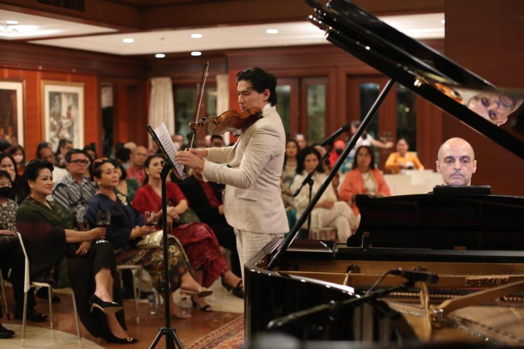 Pagelaran musik klasik yang digelar Medco International